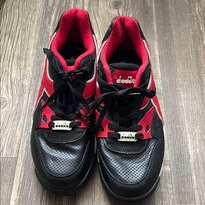 Diadora Dynamic Black and Red Sneakers